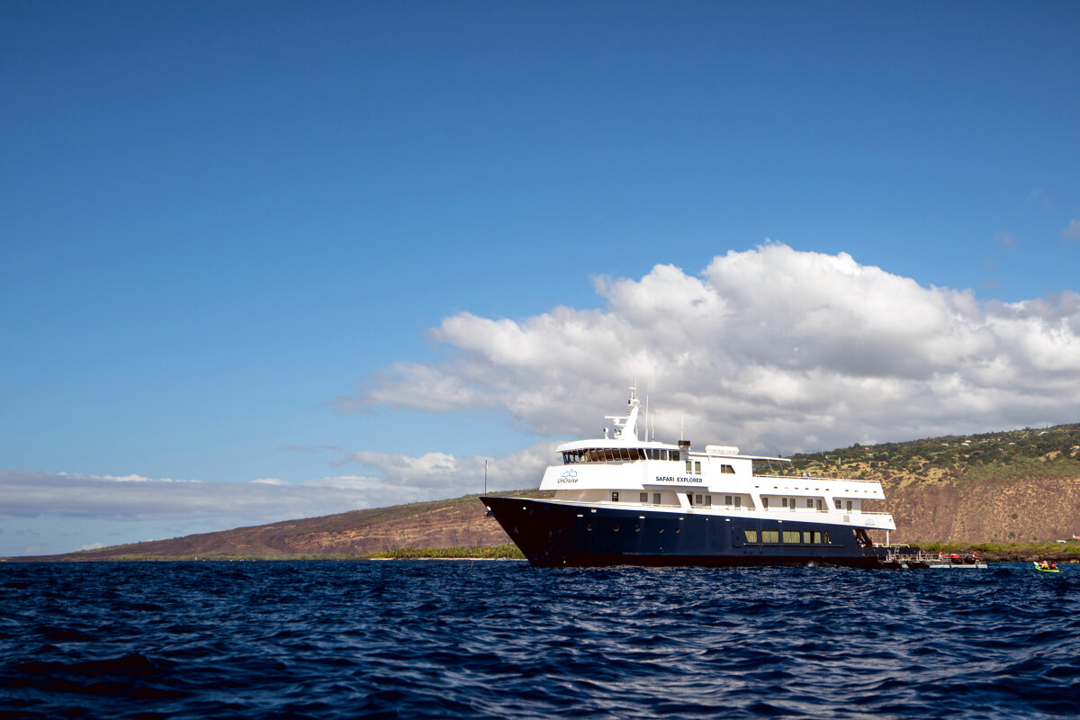 Safari Explorer near Lanai, Hawaii